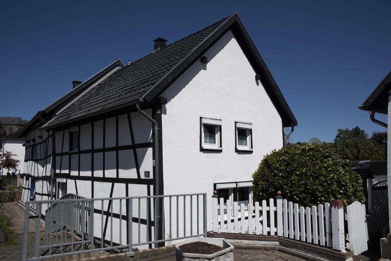 Rosige Zeiten, Ferien Im Fachwerkhaus Mechernich Exteriér fotografie